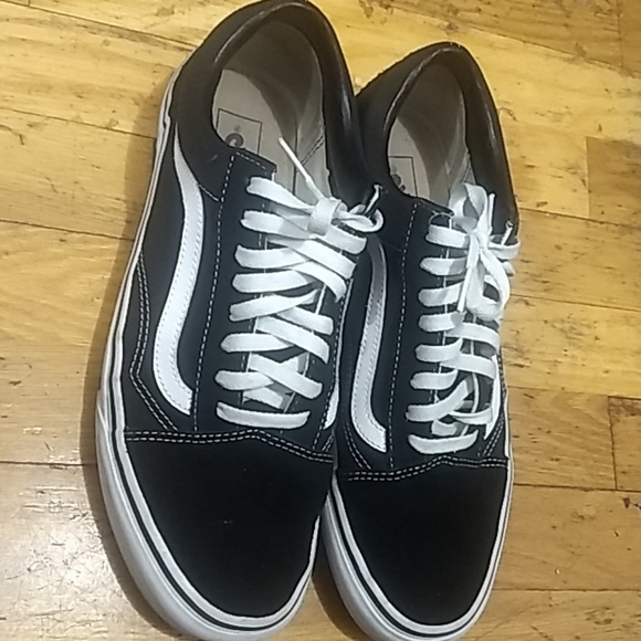 Vans - Picture 3 of 5